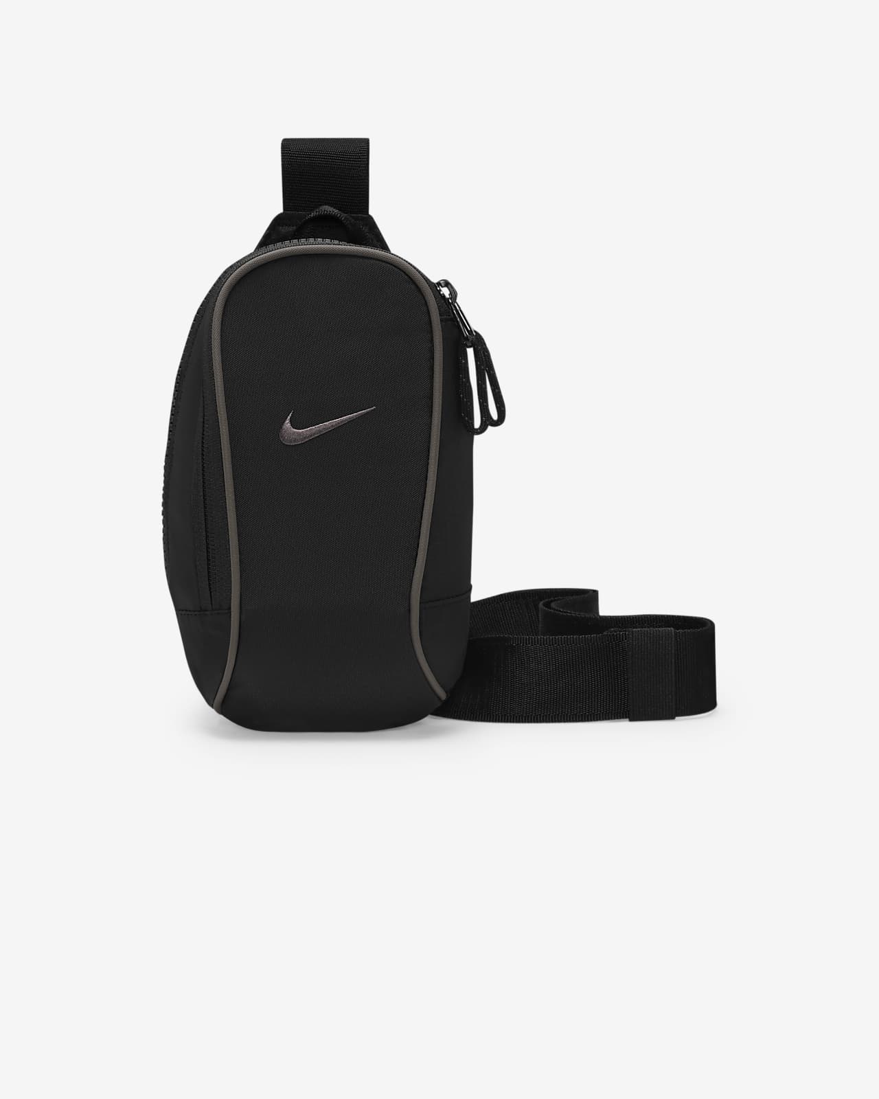 NIKE ESSENTIALS A?IRMA €ANTA QARA